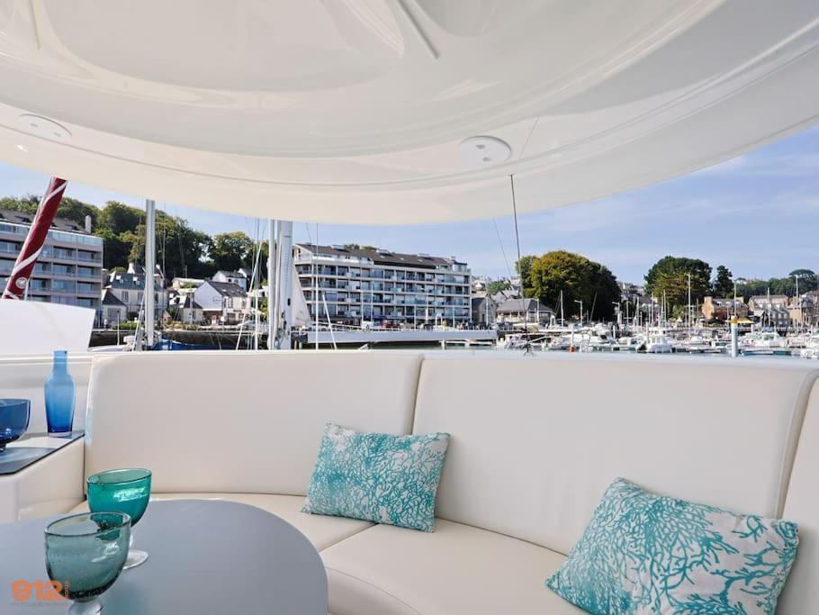 Anthenea Suite Hoteliere Flottante 佩罗斯－吉雷克 外观 照片