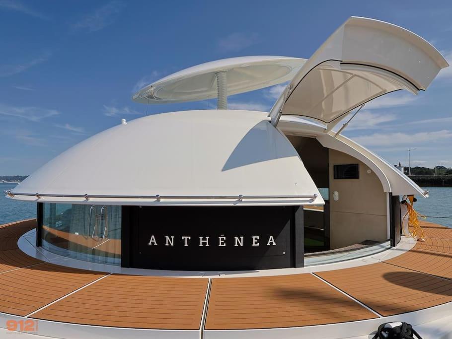 Anthenea Suite Hoteliere Flottante 佩罗斯－吉雷克 外观 照片